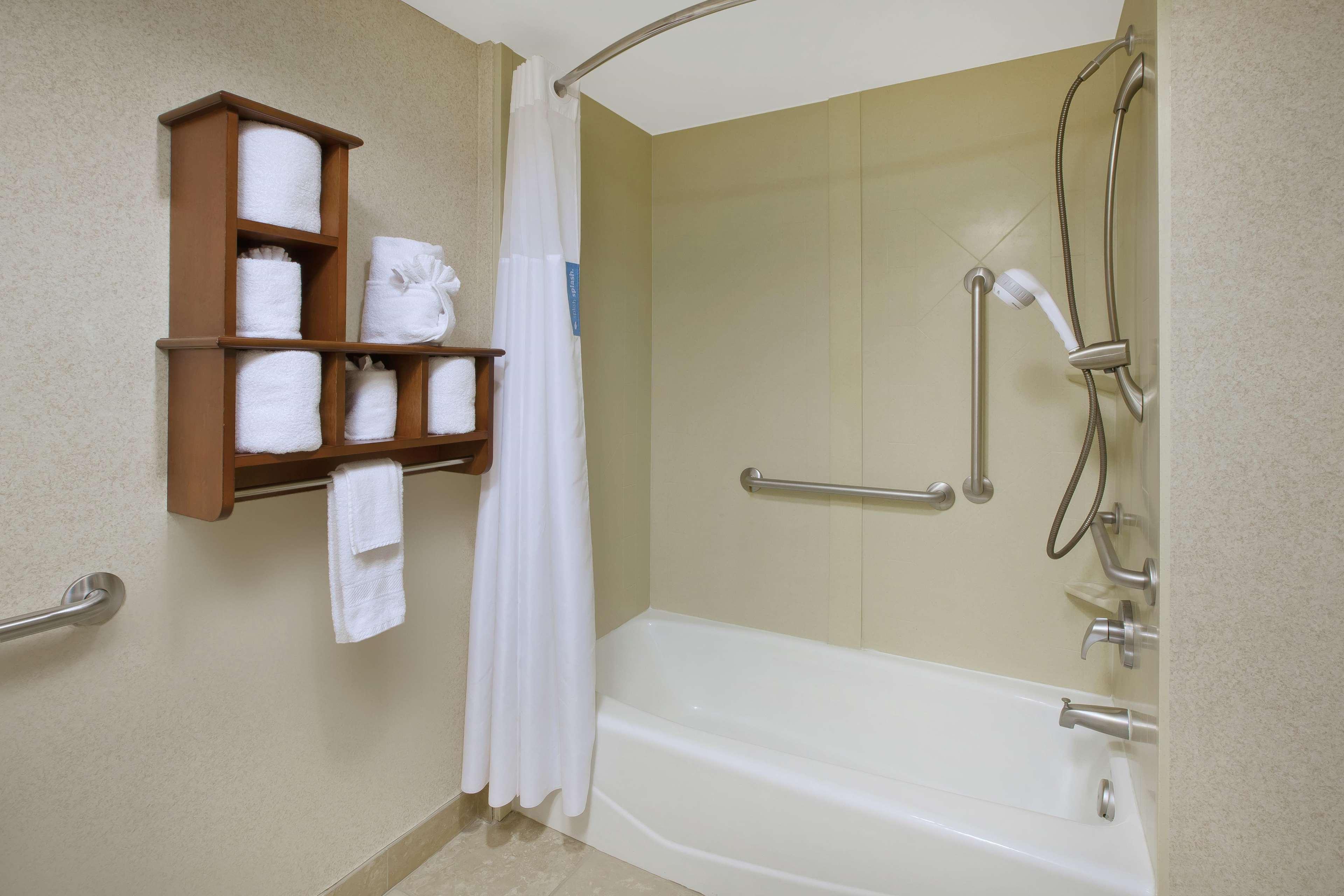 Hampton Inn Richmond-West Innsbrook Broad Meadows Екстериор снимка