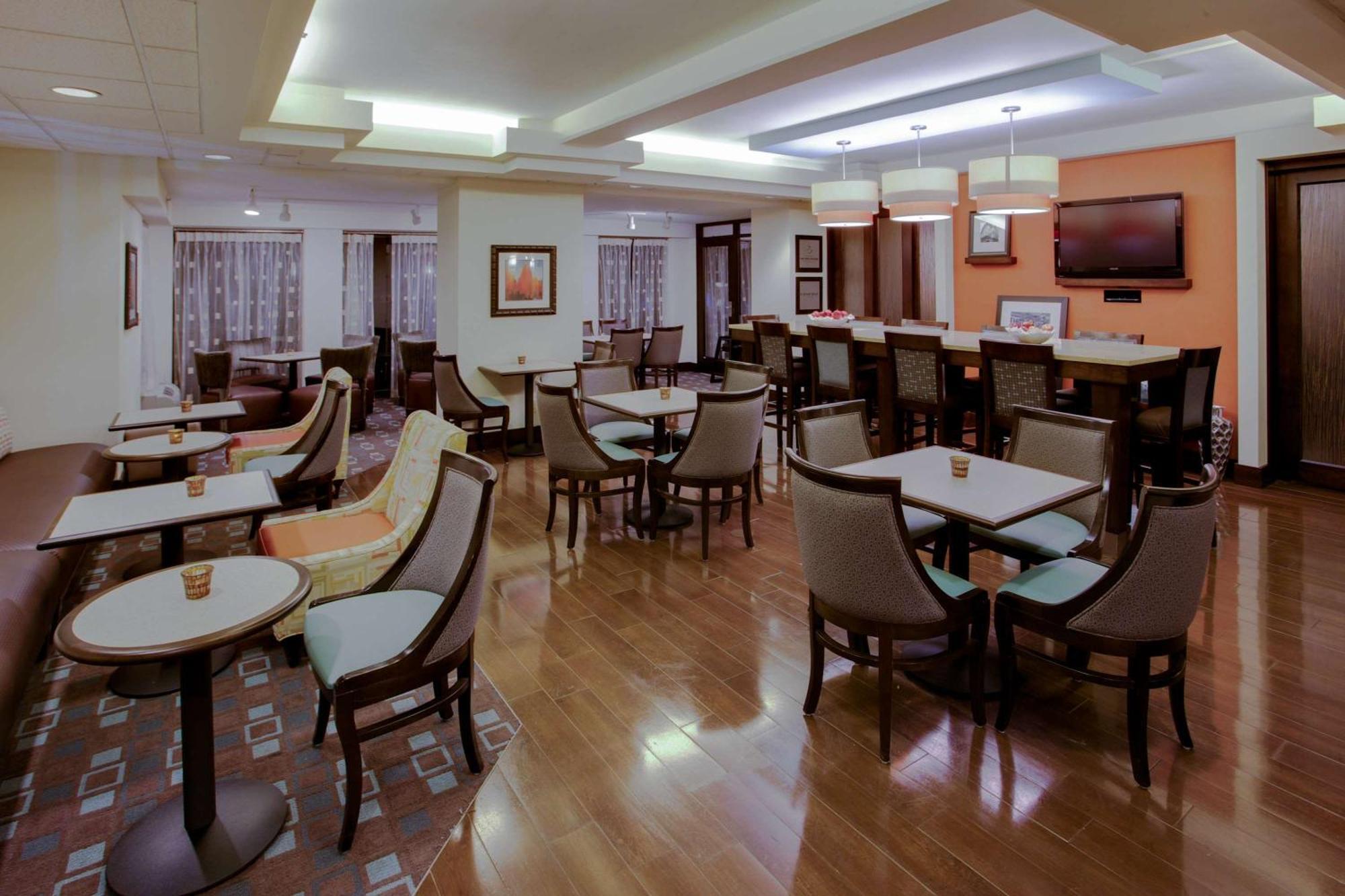 Hampton Inn Richmond-West Innsbrook Broad Meadows Екстериор снимка